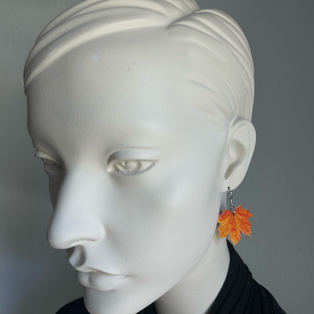 🍂🍁 New Orange Maple Leaf Acrylic Fashion Earrings - Picture 7 of 8